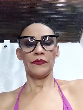 Snapshot of BarbaraMature chatting on 09/13/25, 07:58 BarbaraMature online show from 09/13/25, 07:58