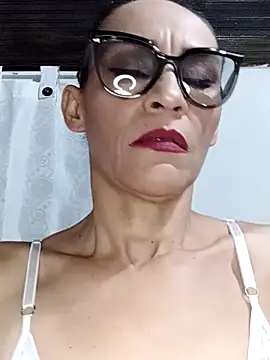 Snapshot of BarbaraMature chatting on 09/20/25, 06:13 BarbaraMature online show from 09/20/25, 06:13