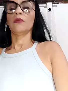 Snapshot of BarbaraMature chatting on 09/18/25, 06:11 BarbaraMature online show from 09/18/25, 06:11