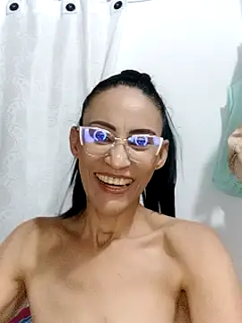 Snapshot of BarbaraMature chatting on 03/16/25, 09:37 BarbaraMature online show from 03/16/25, 09:37