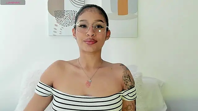 SeleneClark online show from 11/19/25, 08:42