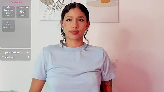 Snapshot of SeleneClark chatting on 06/20/26, 10:37 SeleneClark online show from 06/20/26, 10:37