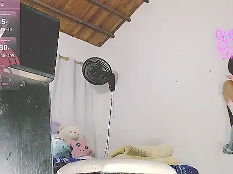 Snapshot of tifany19_ chatting on 09/16/25, 12:55 tifany19  online show from 09/16/25, 12:55