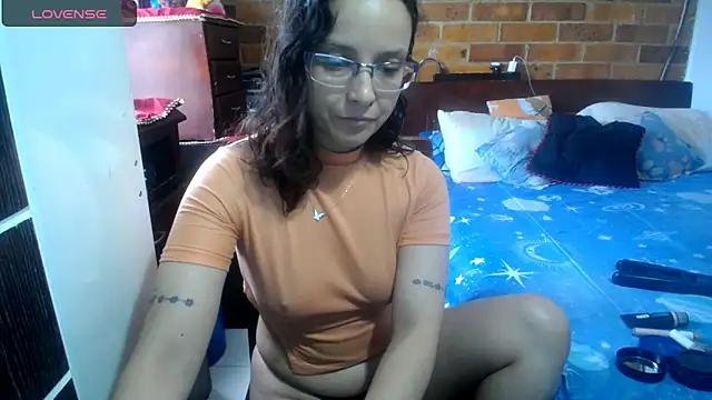 Snapshot of tatysmaturemilf chatting on 03/13/25, 06:23 tatysmaturemilf online show from 03/13/25, 06:23