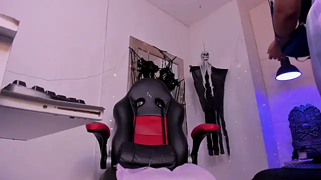 angel hardy dl online show from 10/20/25, 12:06