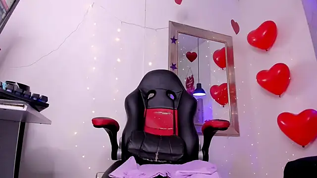 angel hardy dl online show from 04/05/26, 12:12