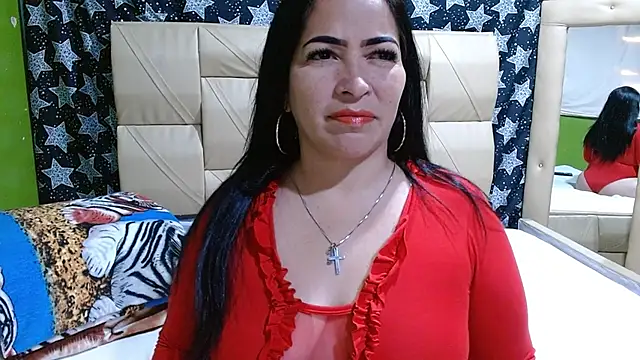 Stefanny Taylor  online show from 02/05/26, 04:03