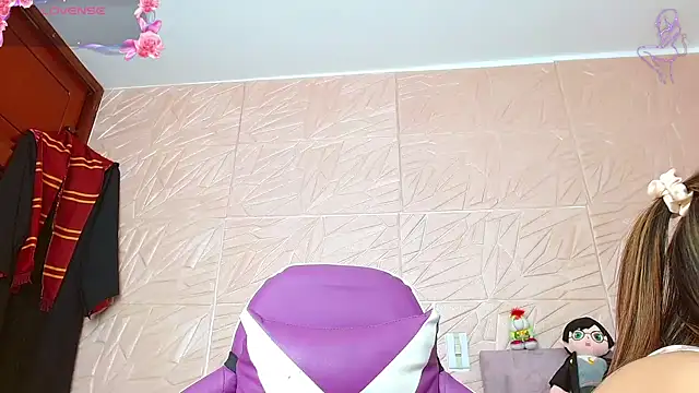 kendallsweet7 online show from 10/22/25, 07:46