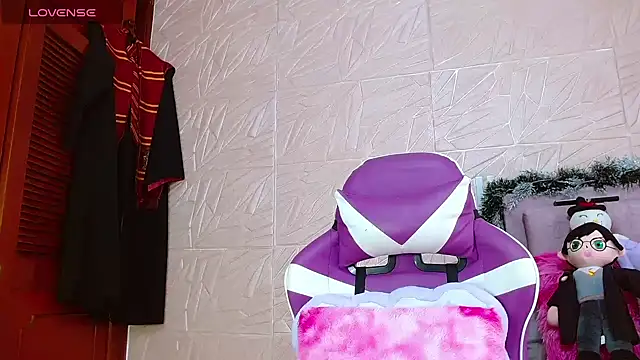 kendallsweet7 online show from 12/03/25, 02:16