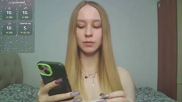 Lily  Devil online show from 03/04/26, 09:17