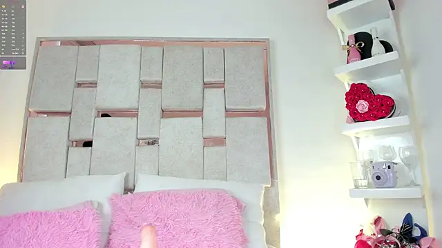 Snapshot of kristel_s chatting on 10/12/25, 12:17 kristel s online show from 10/12/25, 12:17