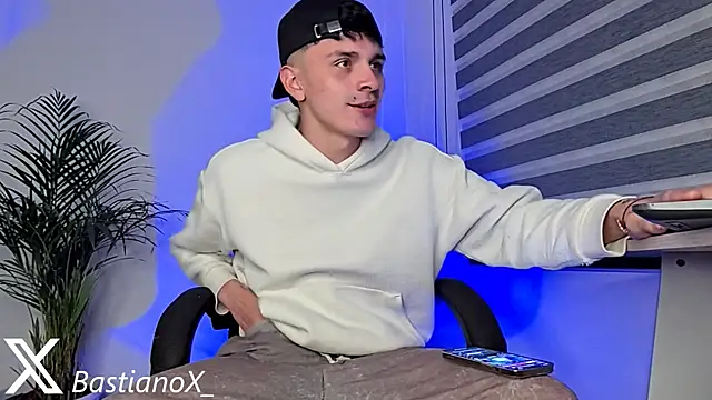 Snapshot of bastia_noooo chatting on 11/08/25, 03:43 bastia noooo online show from 11/08/25, 03:43