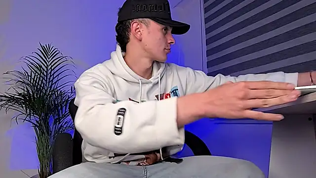 Snapshot of bastia_noooo chatting on 09/19/25, 05:33 bastia noooo online show from 09/19/25, 05:33