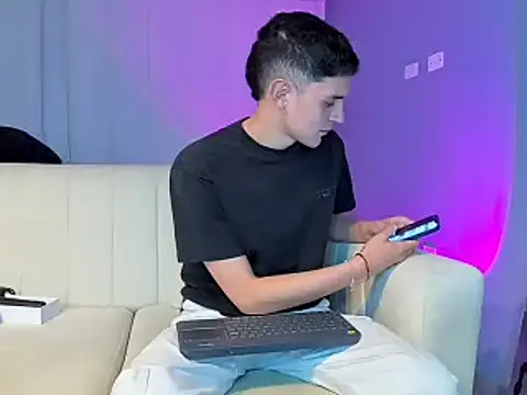 Snapshot of bastia_noooo chatting on 12/23/24, 06:00 bastia noooo online show from 12/23/24, 06:00