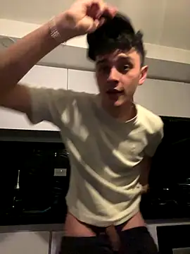 Snapshot of bastia_noooo chatting on 10/17/25, 06:06 bastia noooo online show from 10/17/25, 06:06