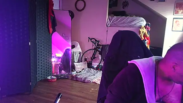 Snapshot of bigshh8 chatting on 01/17/26, 05:49 bigshh8 online show from 01/17/26, 05:49