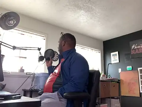 Snapshot of bigshh8 chatting on 02/18/26, 04:25 bigshh8 online show from 02/18/26, 04:25