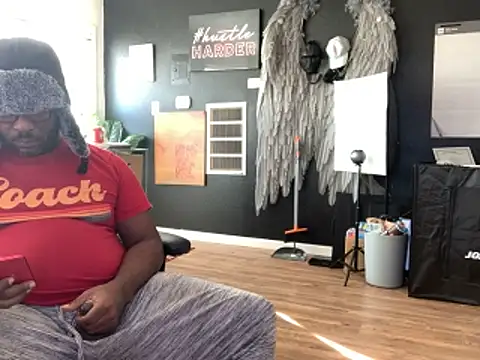 Snapshot of bigshh8 chatting on 02/27/26, 04:29 bigshh8 online show from 02/27/26, 04:29