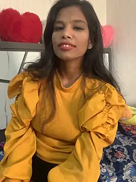 Snapshot of hottiess69 chatting on 03/05/25, 04:13 hottiess69 online show from 03/05/25, 04:13