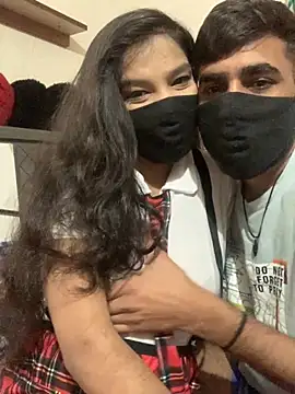 Snapshot of hottiess69 chatting on 11/02/25, 05:23 hottiess69 online show from 11/02/25, 05:23