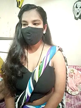 Snapshot of hottiess69 chatting on 02/25/26, 02:56 hottiess69 online show from 02/25/26, 02:56