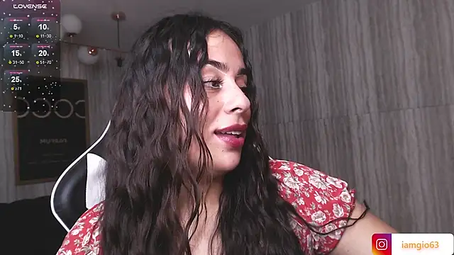 Snapshot of Georgina_1t chatting on 03/05/25, 02:56 Georgina 1t online show from 03/05/25, 02:56