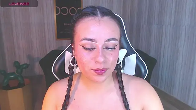 Snapshot of Georgina_1t chatting on 03/13/25, 12:24 Georgina 1t online show from 03/13/25, 12:24
