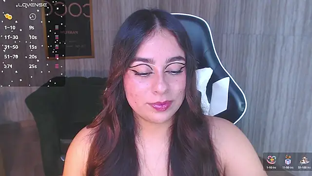 Snapshot of Georgina_1t chatting on 03/15/25, 04:57 Georgina 1t online show from 03/15/25, 04:57