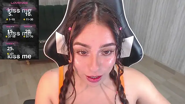 Snapshot of Georgina_1t chatting on 03/19/25, 02:24 Georgina 1t online show from 03/19/25, 02:24