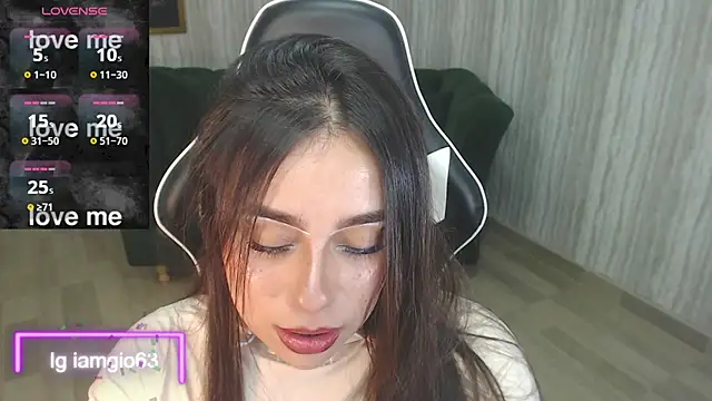 Snapshot of Georgina_1t chatting on 03/22/25, 11:53 Georgina 1t online show from 03/22/25, 11:53