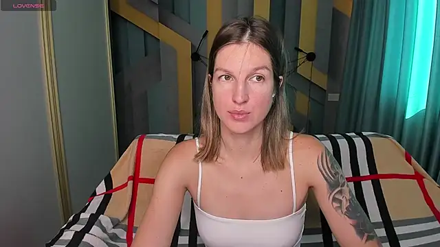 Snapshot of EmilyWalkeri chatting on 09/17/25, 06:59 EmilyWalkeri online show from 09/17/25, 06:59