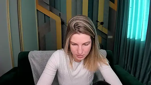 EmilyWalkeri online show from 01/12/26, 07:59