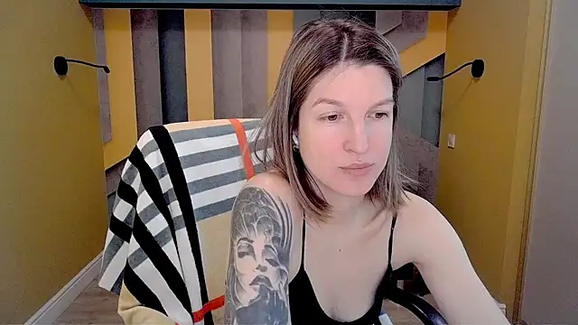 Snapshot of EmilyWalkeri chatting on 02/24/25, 08:06 EmilyWalkeri online show from 02/24/25, 08:06