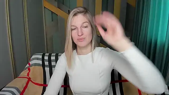 EmilyWalkeri online show from 12/19/25, 07:44