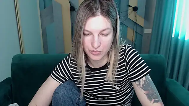 EmilyWalkeri online show from 03/05/26, 08:11