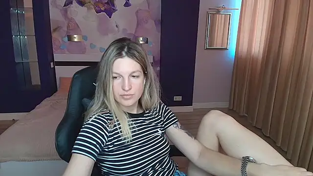 EmilyWalkeri online show from 07/19/26, 07:28