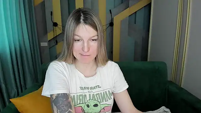 EmilyWalkeri online show from 03/22/26, 07:32