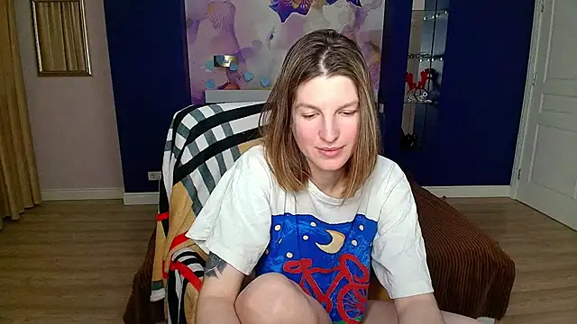 Snapshot of EmilyWalkeri chatting on 03/07/25, 10:10 EmilyWalkeri online show from 03/07/25, 10:10