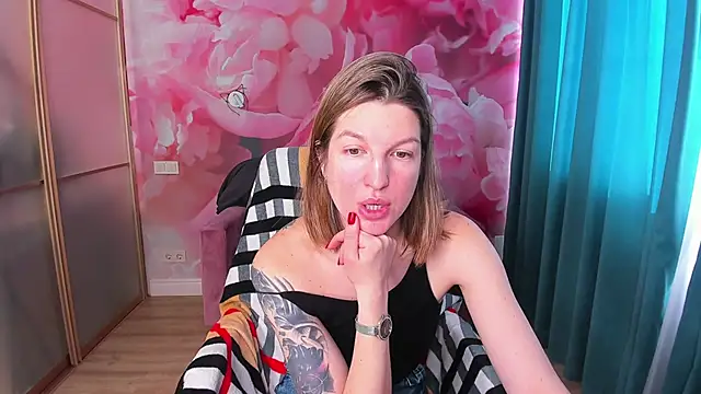 Snapshot of EmilyWalkeri chatting on 02/23/25, 06:49 EmilyWalkeri online show from 02/23/25, 06:49
