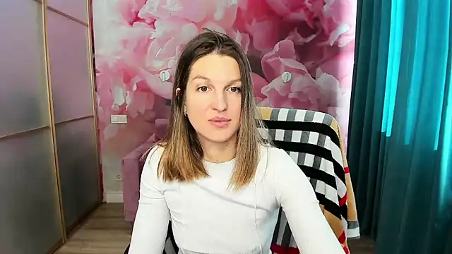 Snapshot of EmilyWalkeri chatting on 10/20/25, 08:37 EmilyWalkeri online show from 10/20/25, 08:37