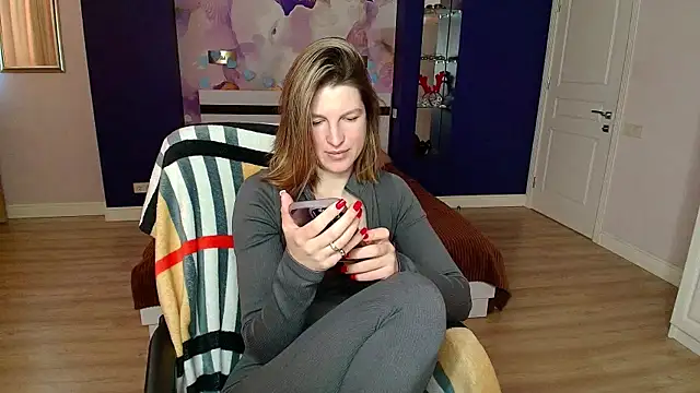 Snapshot of EmilyWalkeri chatting on 03/09/25, 07:34 EmilyWalkeri online show from 03/09/25, 07:34