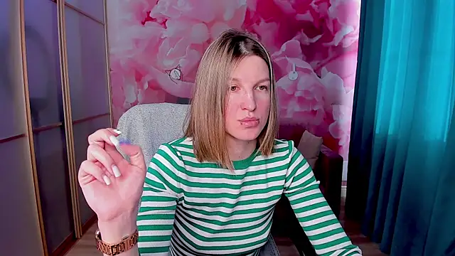 Snapshot of EmilyWalkeri chatting on 02/11/25, 08:26 EmilyWalkeri online show from 02/11/25, 08:26