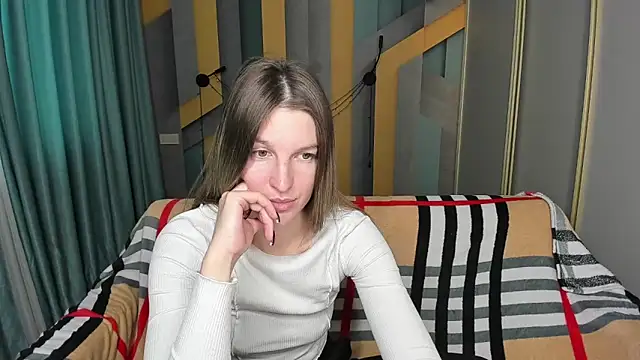 EmilyWalkeri online show from 11/24/25, 07:41