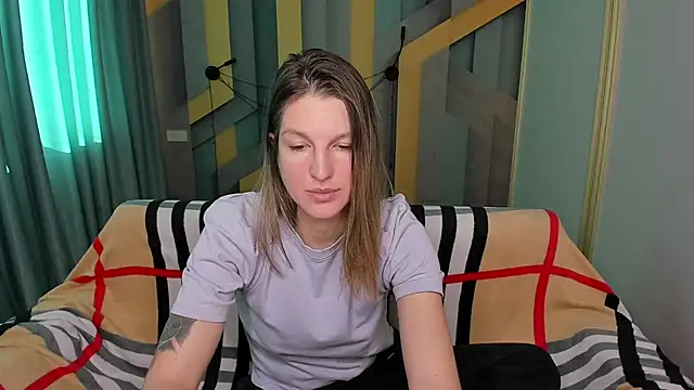 EmilyWalkeri online show from 11/14/25, 07:56