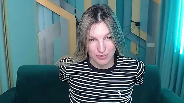 EmilyWalkeri online show from 03/10/26, 08:07