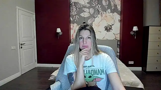 EmilyWalkeri online show from 02/11/26, 09:03