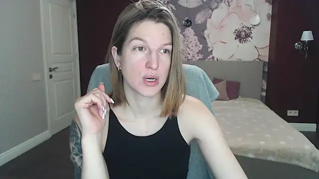 Snapshot of EmilyWalkeri chatting on 02/05/25, 07:50 EmilyWalkeri online show from 02/05/25, 07:50