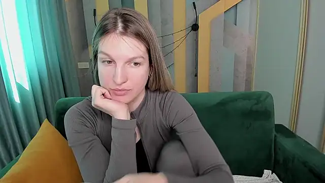 EmilyWalkeri online show from 04/14/26, 07:13