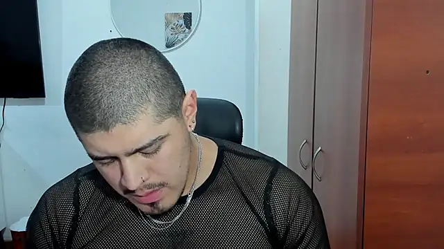 Snapshot of Baltazar_Dupont chatting on 12/15/25, 10:43 Baltazar Dupont online show from 12/15/25, 10:43