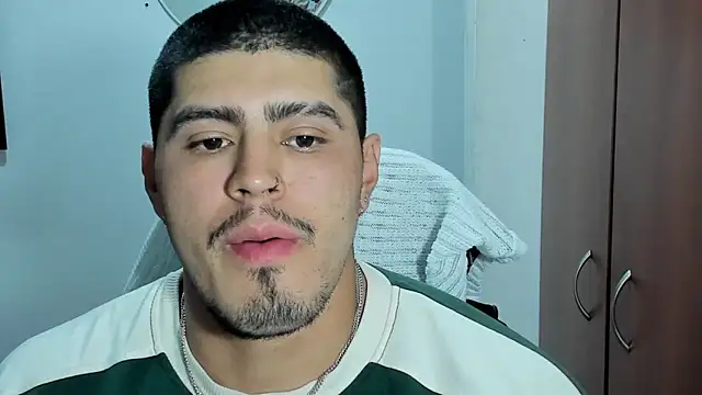 Snapshot of Baltazar_Dupont chatting on 10/21/25, 02:22 Baltazar Dupont online show from 10/21/25, 02:22